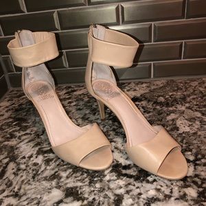 Vince Camuto nude heels!